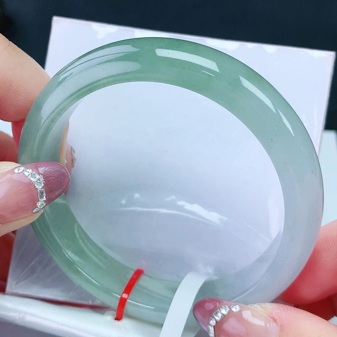 翡翠手镯未镶嵌59圈