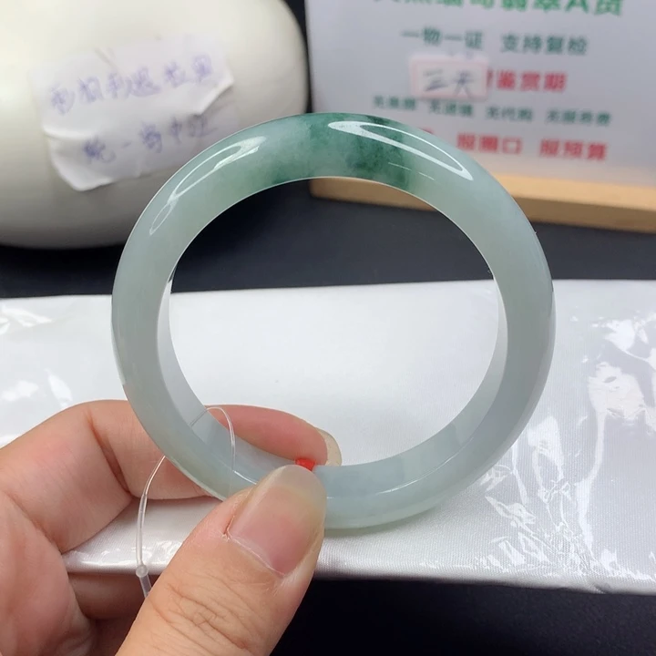 未镶嵌手镯翡翠5556
