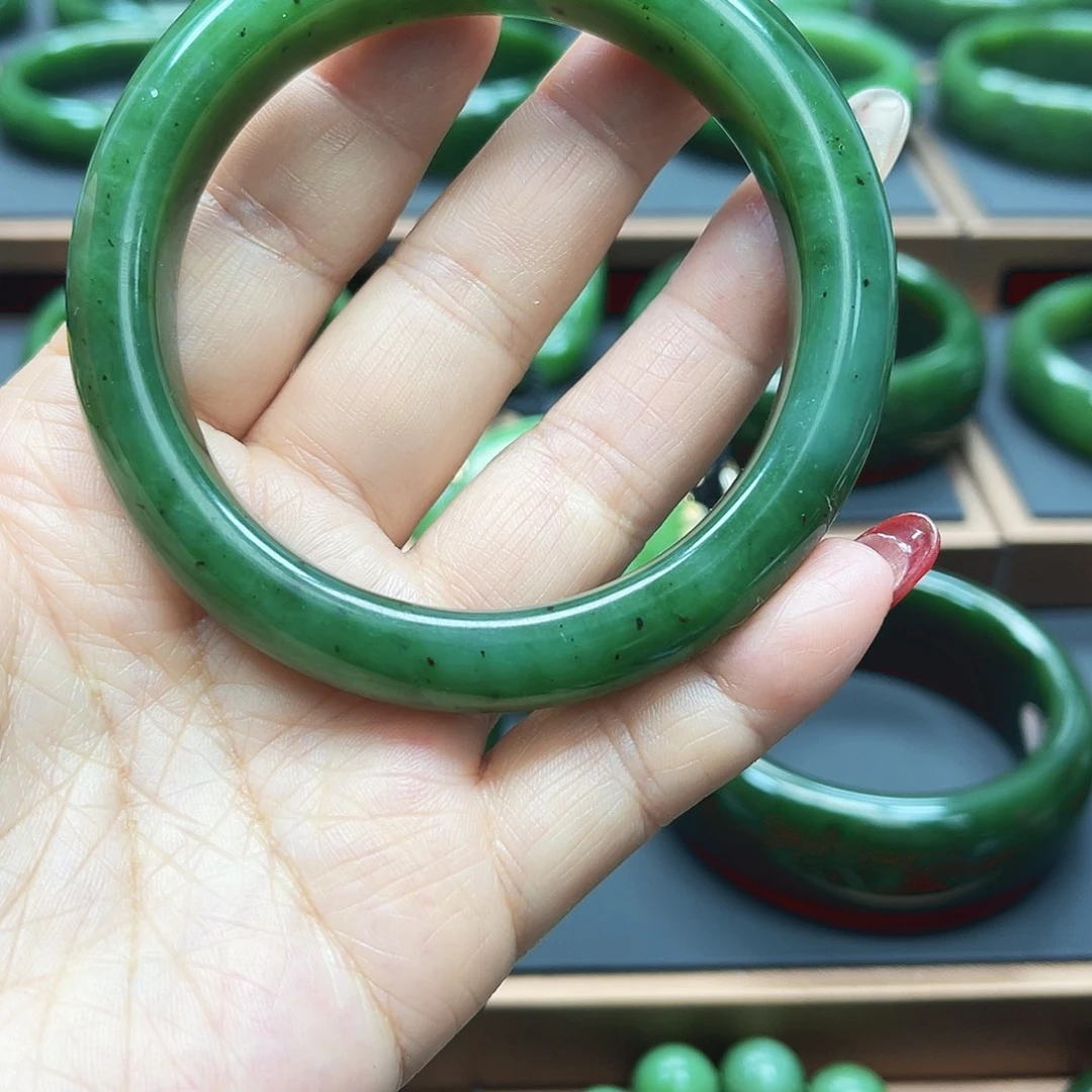 和田玉（碧玉）未镶嵌手镯