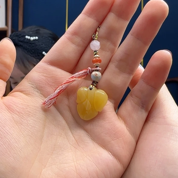 蜜蜡吊坠(赠链)未镶嵌