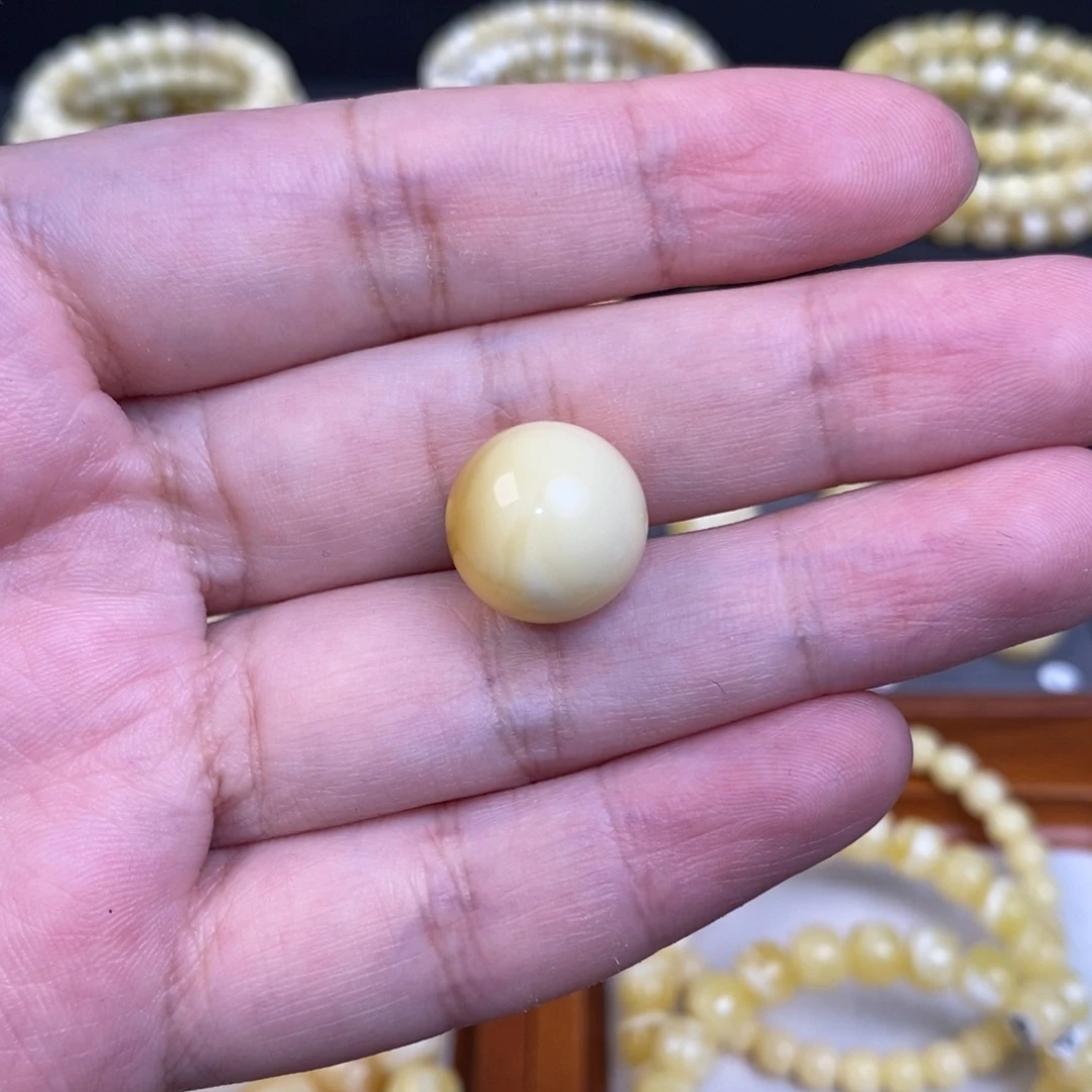 蜜蜡未镶嵌珠宝奇石14.1