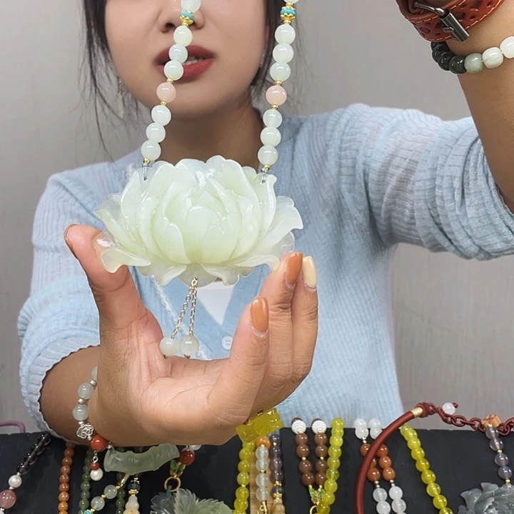 蛇纹石玉未镶嵌颈饰