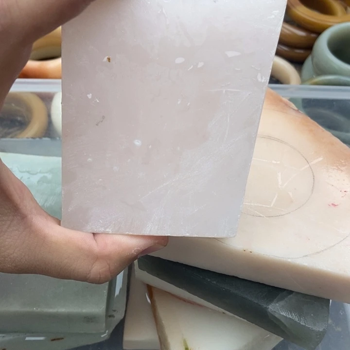 石英岩玉未镶嵌手镯