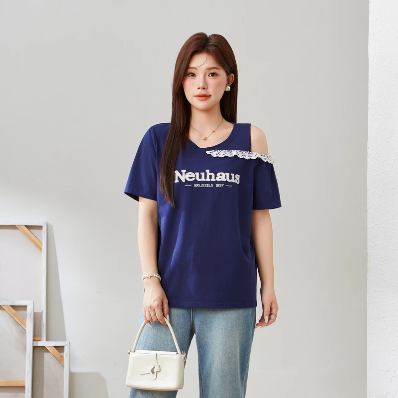 采多宝大码女装露肩不对称绣花T恤薄款亲肤气质减龄上衣EXZ5250