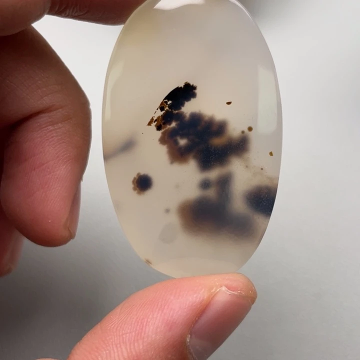 玛瑙/玉髓颈饰未镶嵌田**界