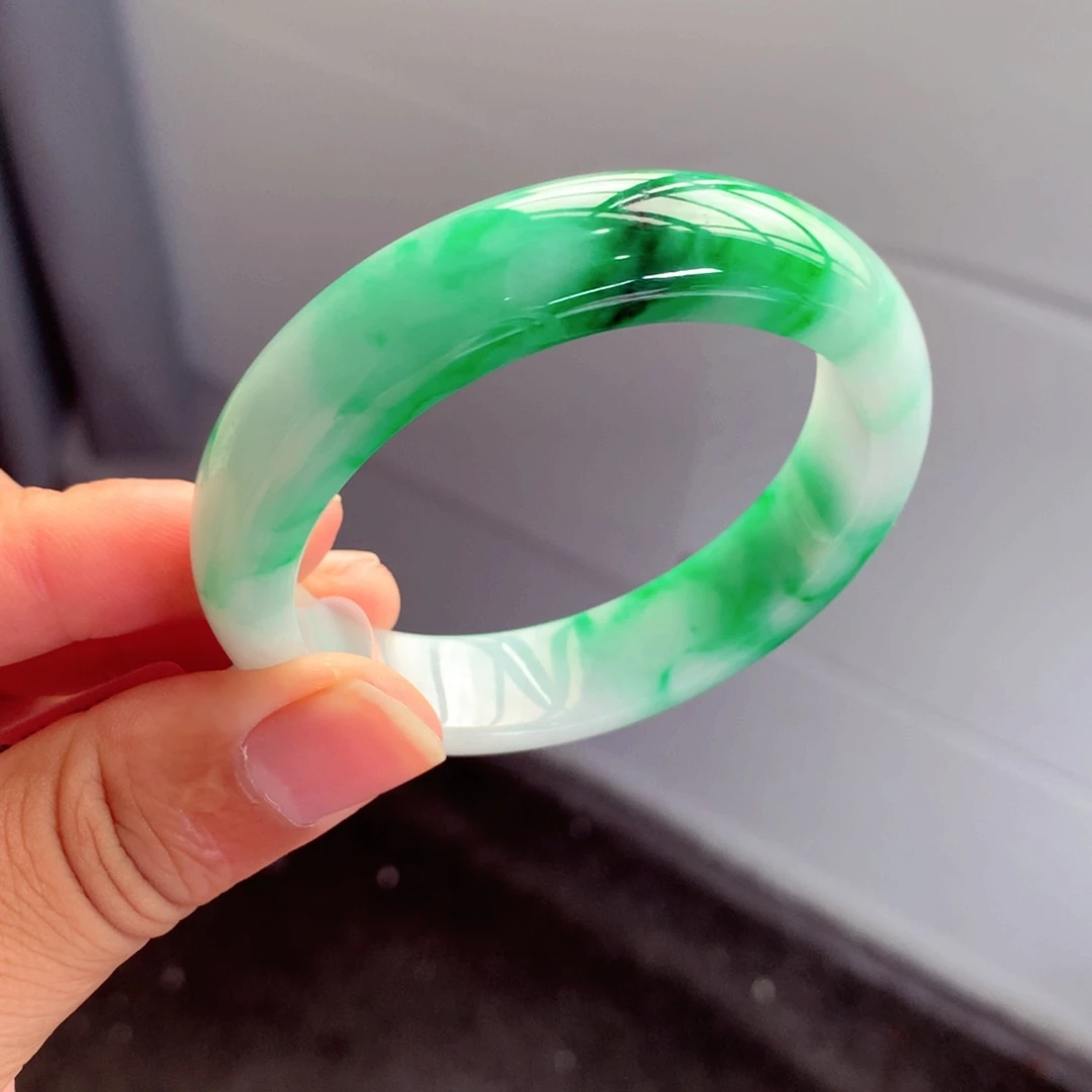 翡翠手镯未镶嵌缅甸翡翠