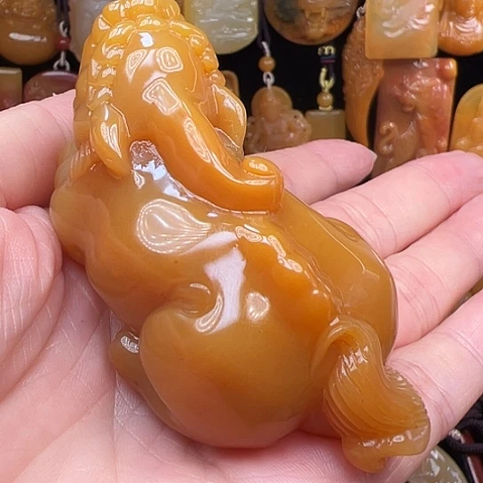 石英质玉（黄龙玉）合金颈饰