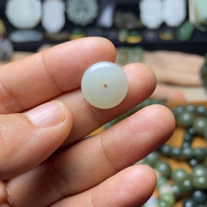 和田玉未镶嵌珠宝半成品