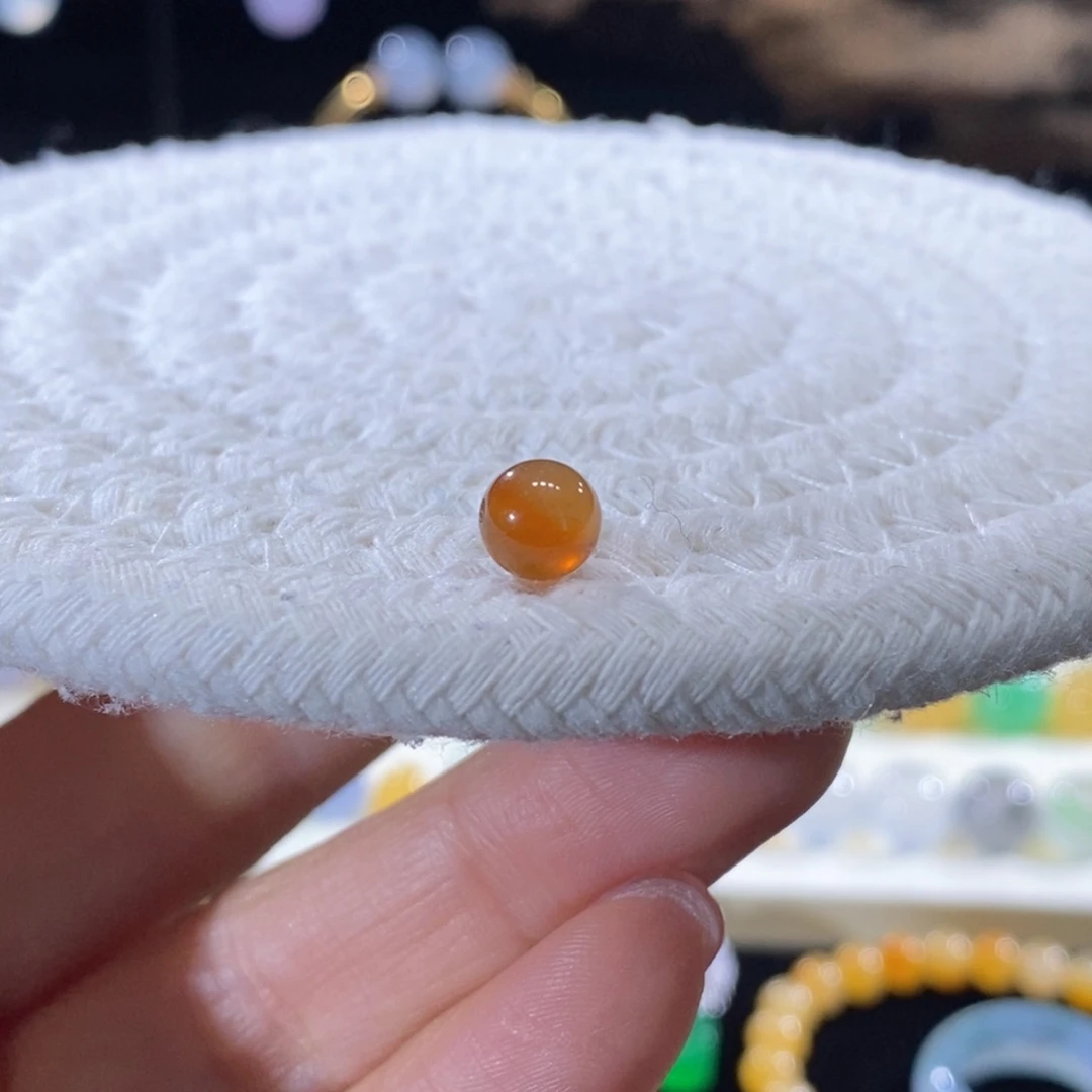 7***y翡翠未镶嵌颈饰橘红卡6.4mm