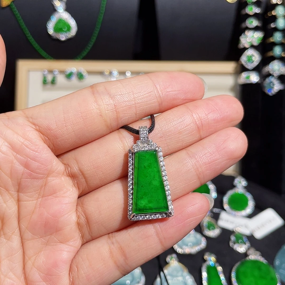 翡翠银S925镶嵌耳饰无事牌