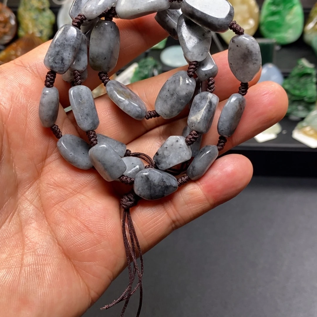 翡翠未镶嵌颈饰随行