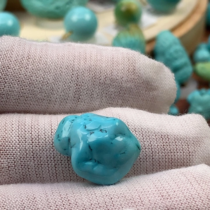 绿松石未镶嵌珠宝奇石