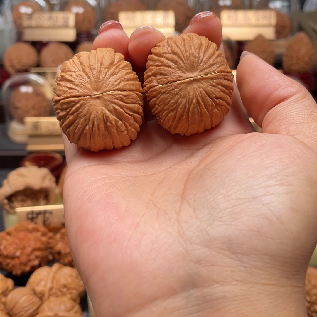 M***u文玩核桃把件猴头39。