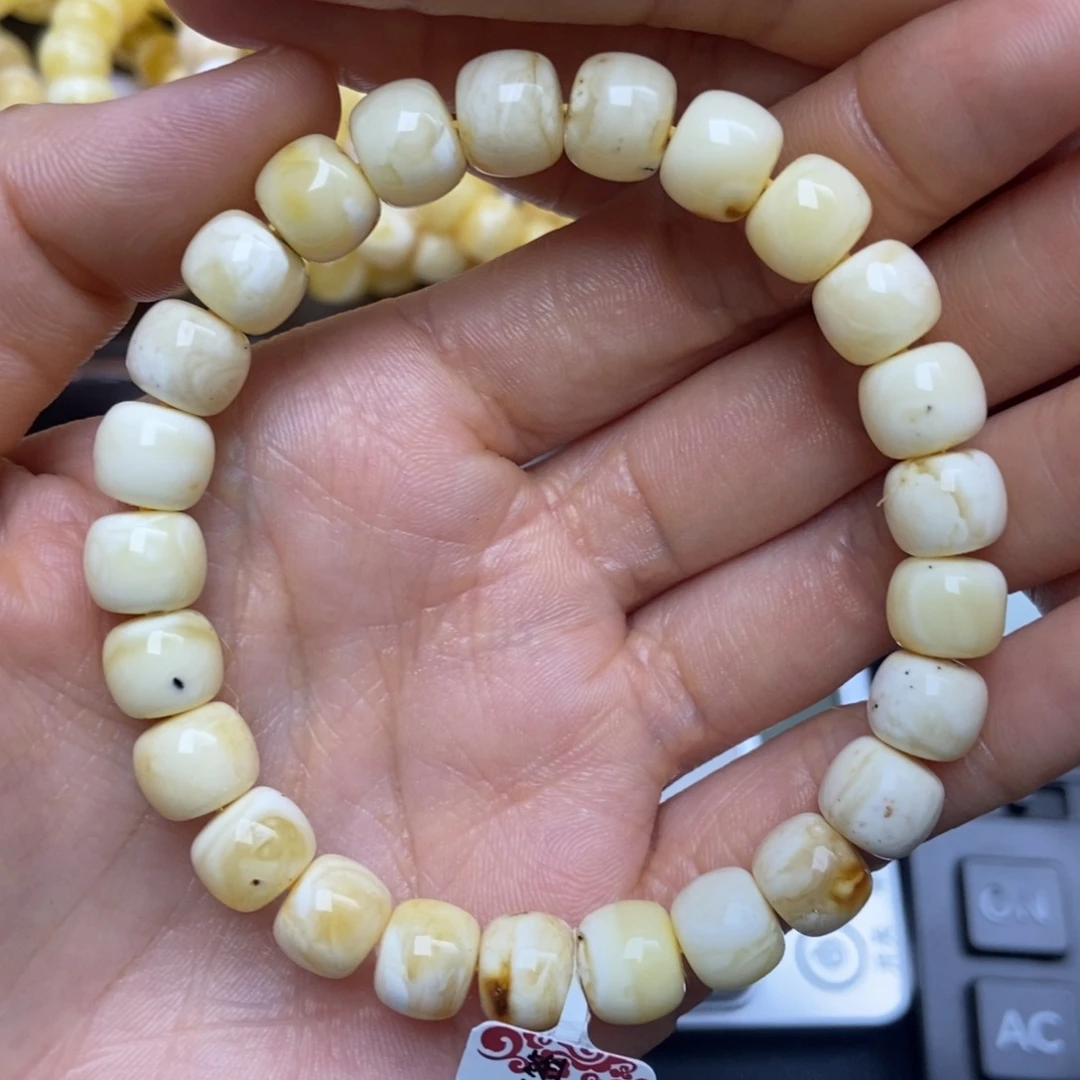 蜜蜡未镶嵌珠宝奇石23