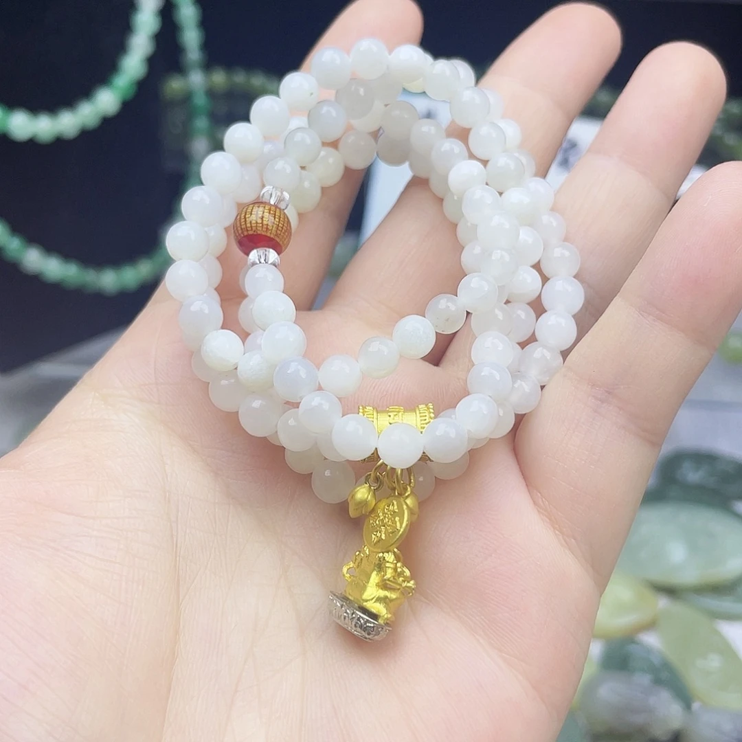 老***猫和田玉未镶嵌颈饰