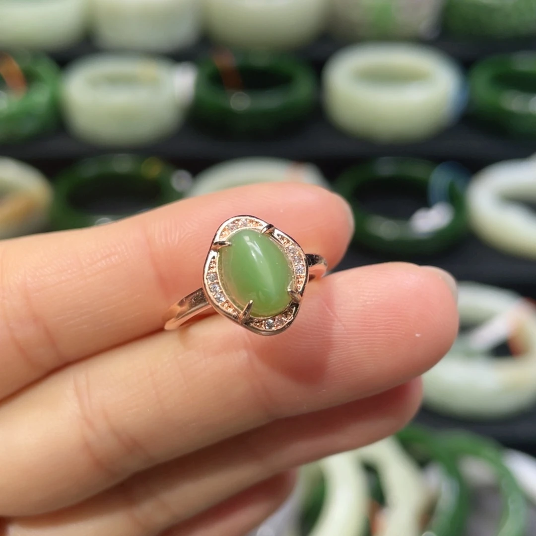 未镶嵌戒指和田玉