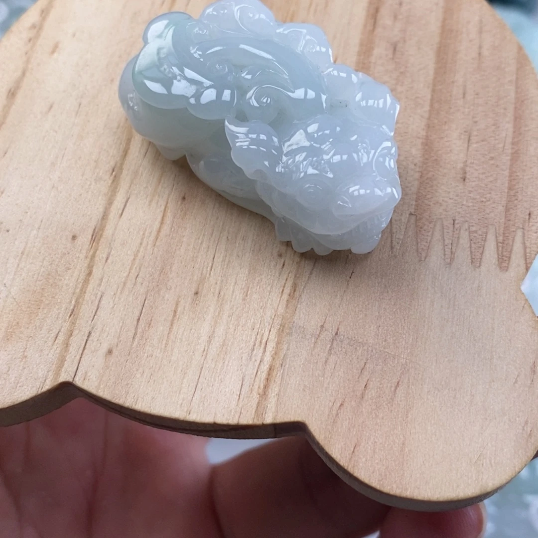 翡翠未镶嵌颈饰多人口含珠如意貔貅吊坠