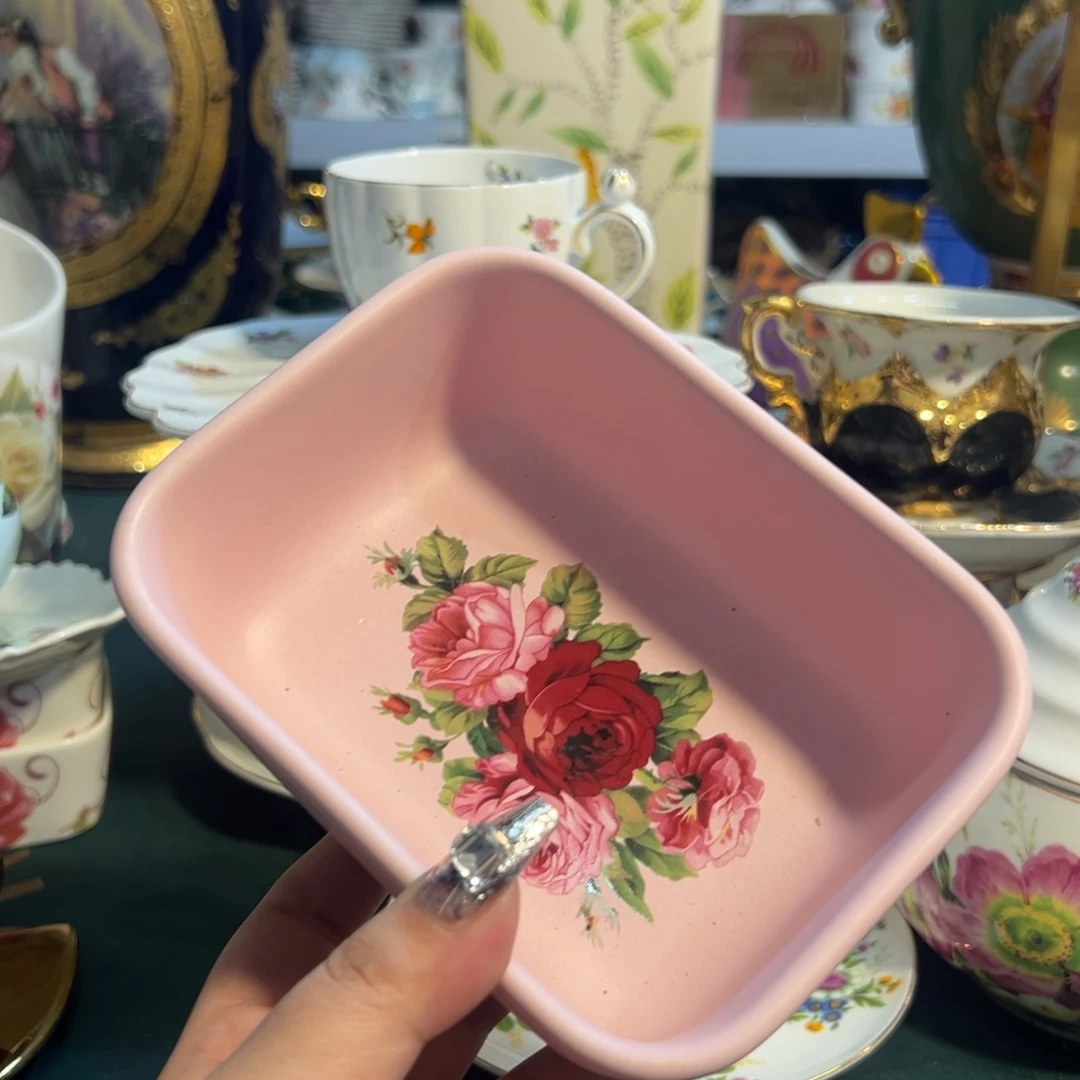 鹿与海陶瓷有限公司