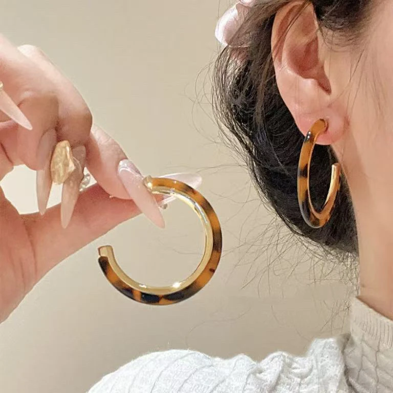 铜合金耳饰 【韩系圈】豹纹洋气显气质百搭女人味小众耳圈 A103