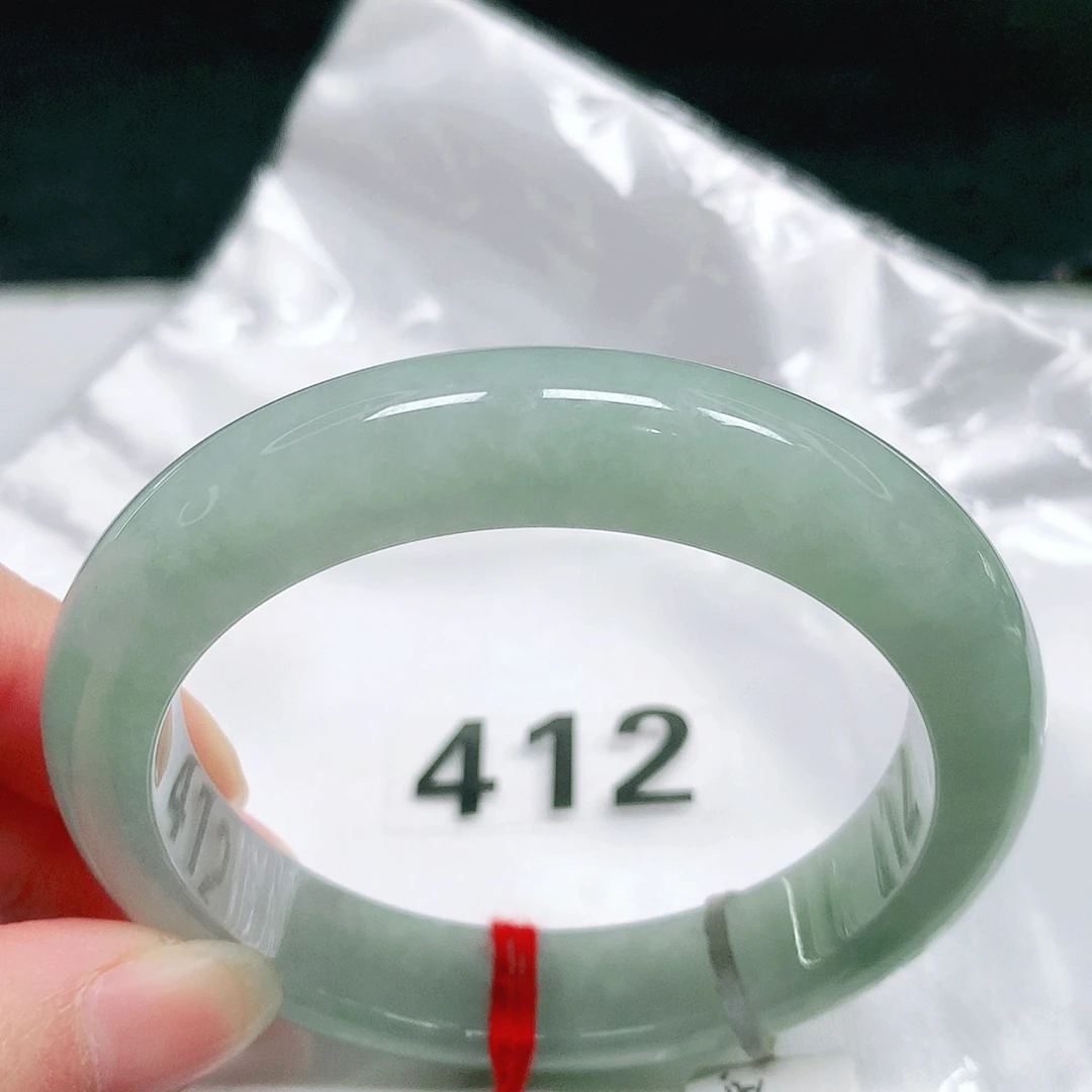 翡翠未镶嵌手镯52 号翡翠手镯