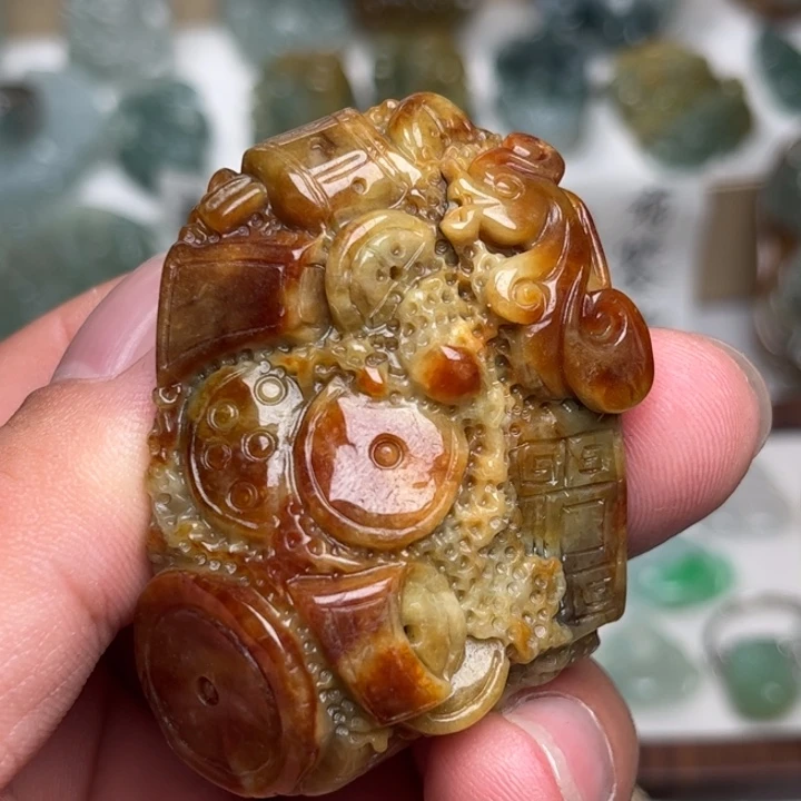 颈饰未镶嵌翡翠八破图