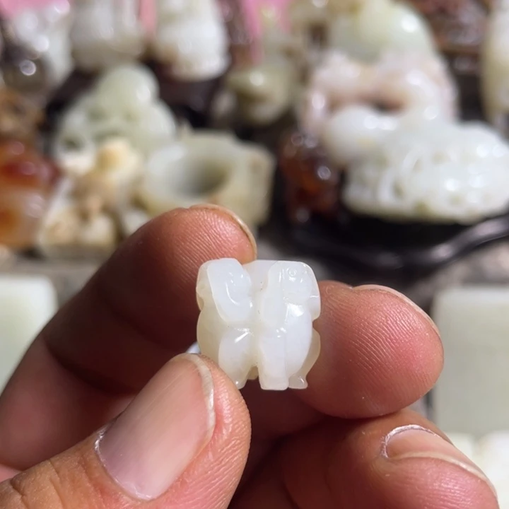 红***阳和田玉未镶嵌吊坠(不含链)