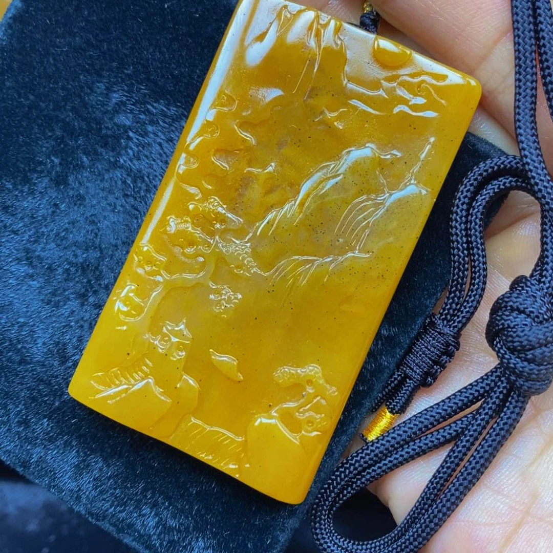 未镶嵌石英质玉（黄龙玉）颈饰