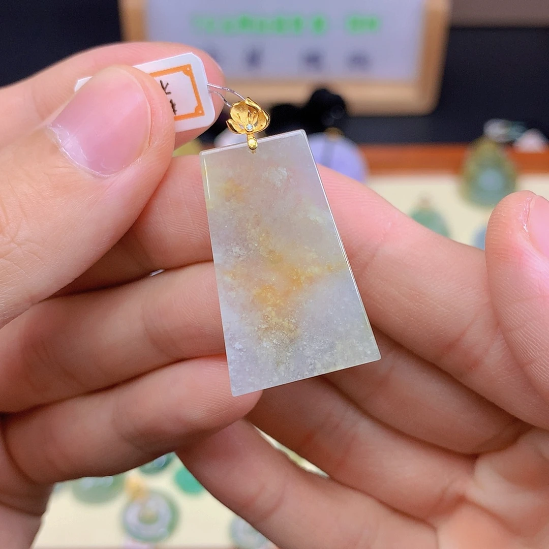 颈饰18K金镶嵌翡翠翡翠