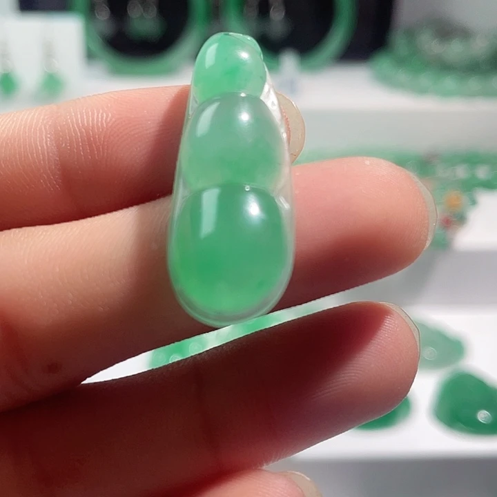 石英质玉（非洲翠）福豆未镶嵌