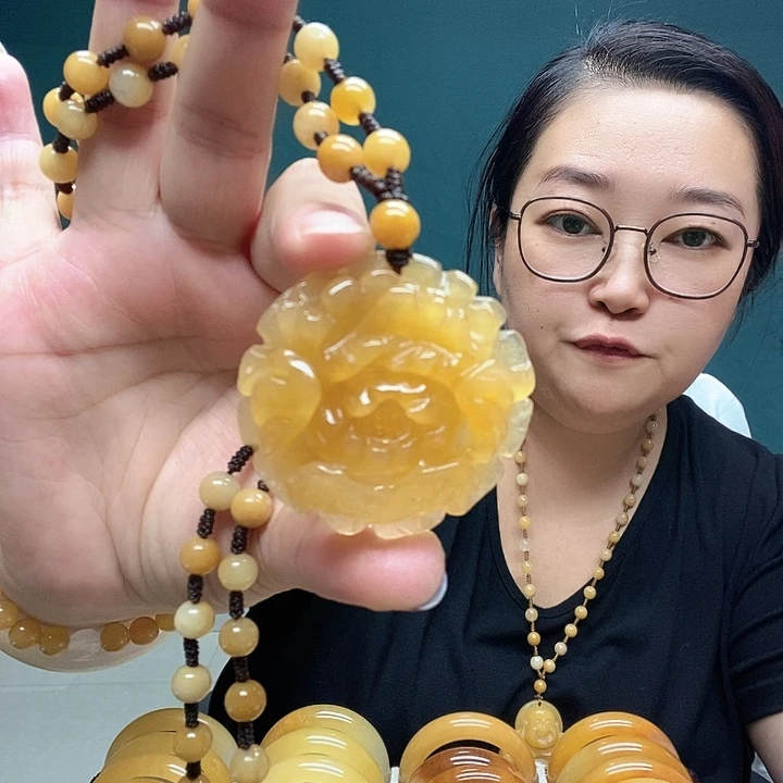 9K金镶嵌石英质玉（黄龙玉）颈饰