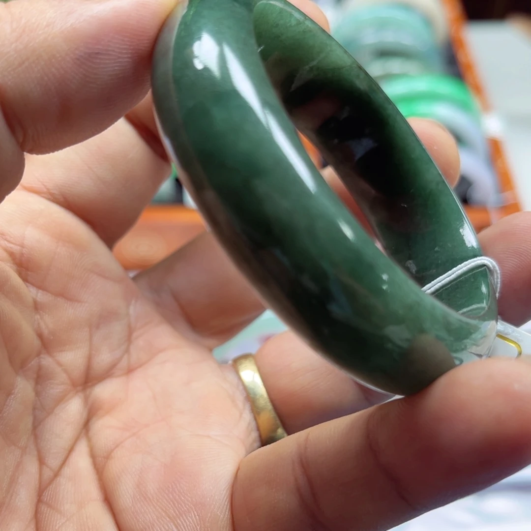 翡翠手镯（开口镯）未镶嵌