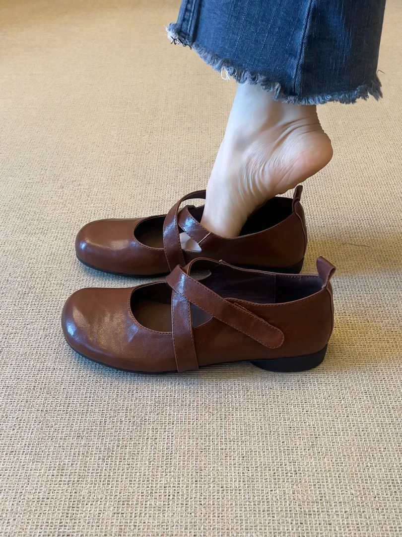 Elingjk/1.5cm简约复古风圆头交叉魔术贴浅口低跟玛丽珍单鞋