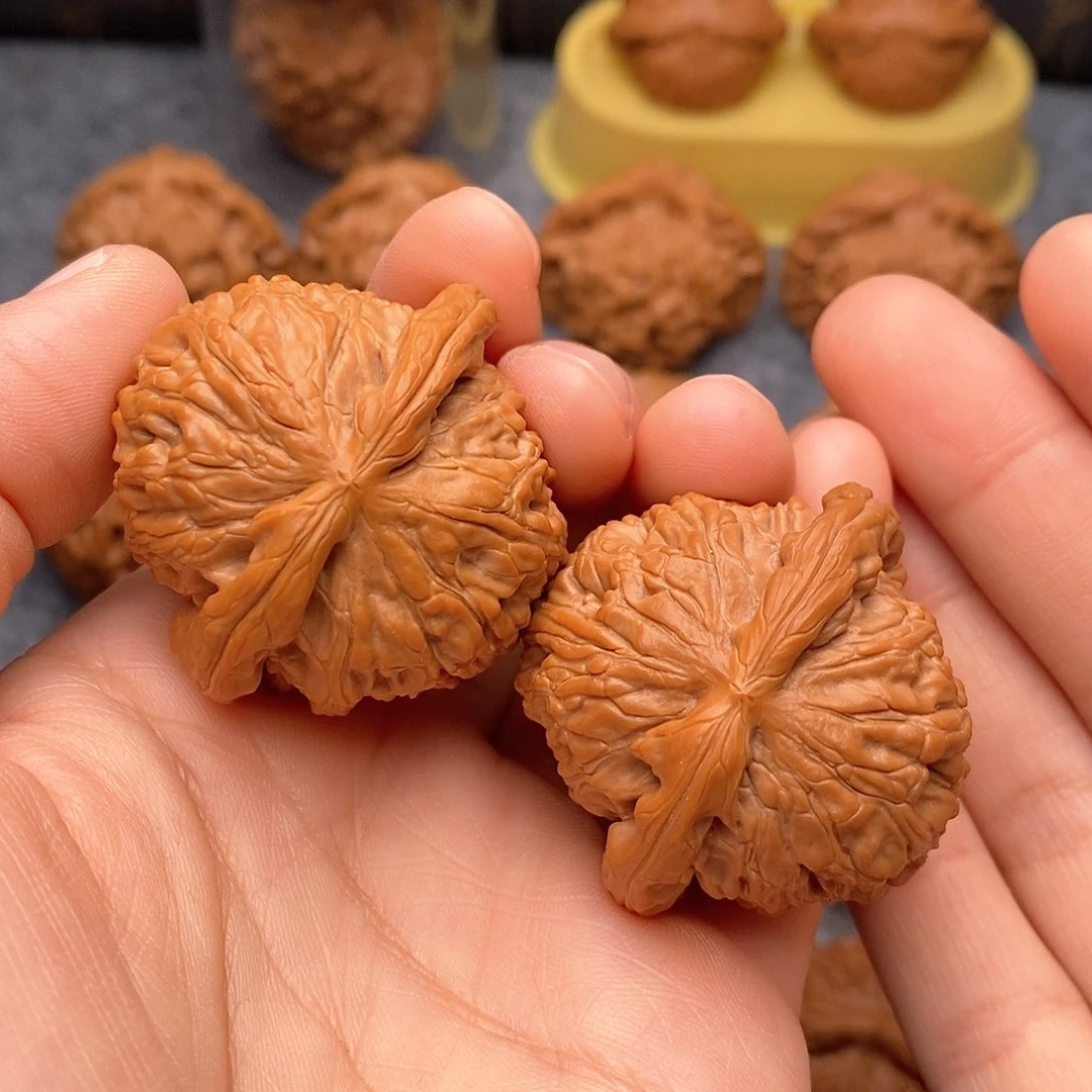 文玩核桃把件白狮子40尺红皮