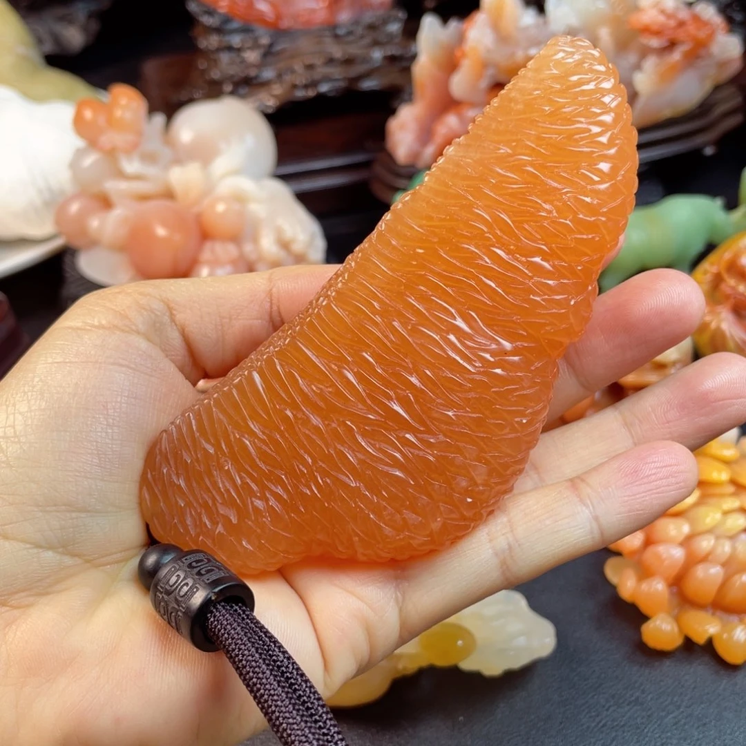 寿山石手艺人雕刻