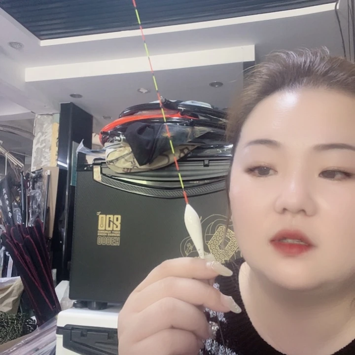 茅草羽毛f23的3号。