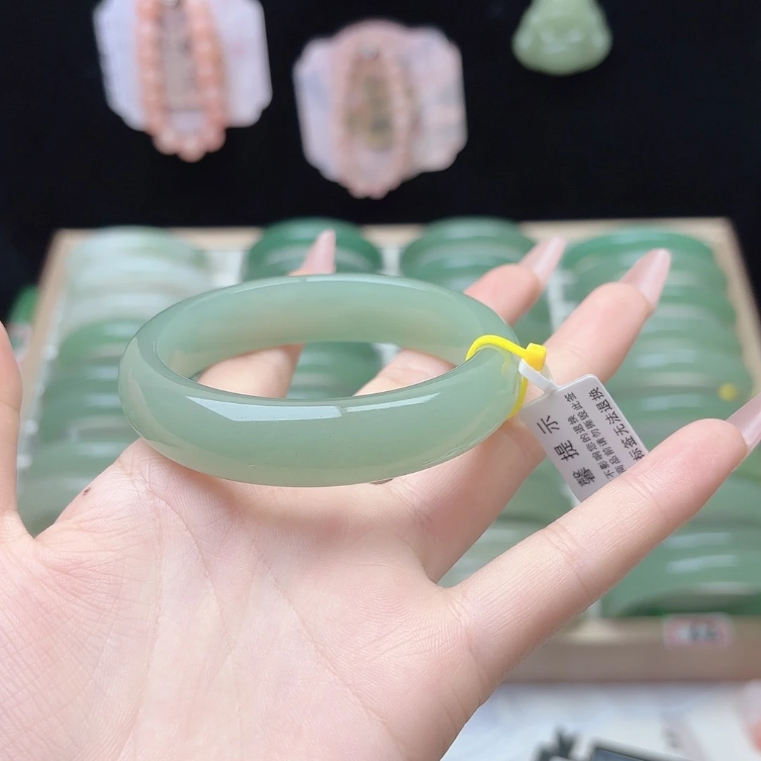 石英质玉未镶嵌手镯5657口径