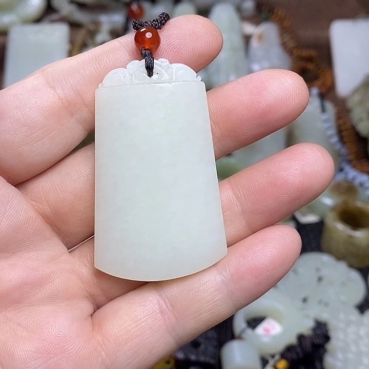 和田玉（糖玉）未镶嵌颈饰