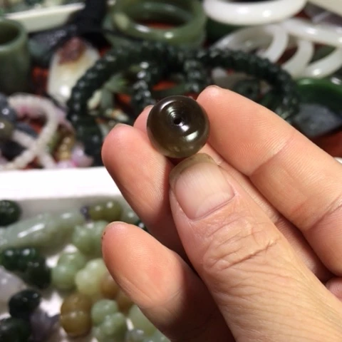 未镶嵌和田玉（糖玉）珠宝半成品