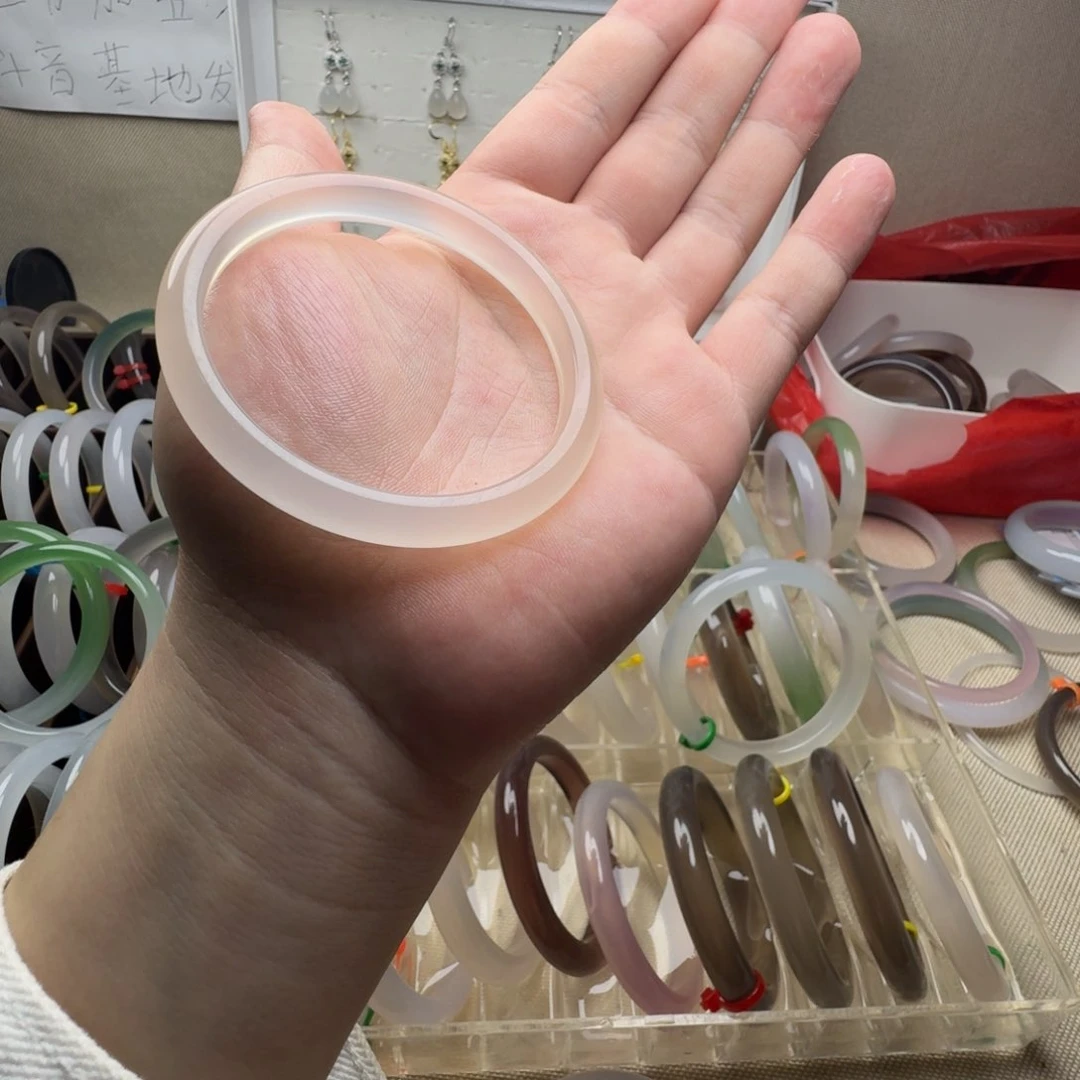 玛瑙/玉髓手镯未镶嵌凌**娘