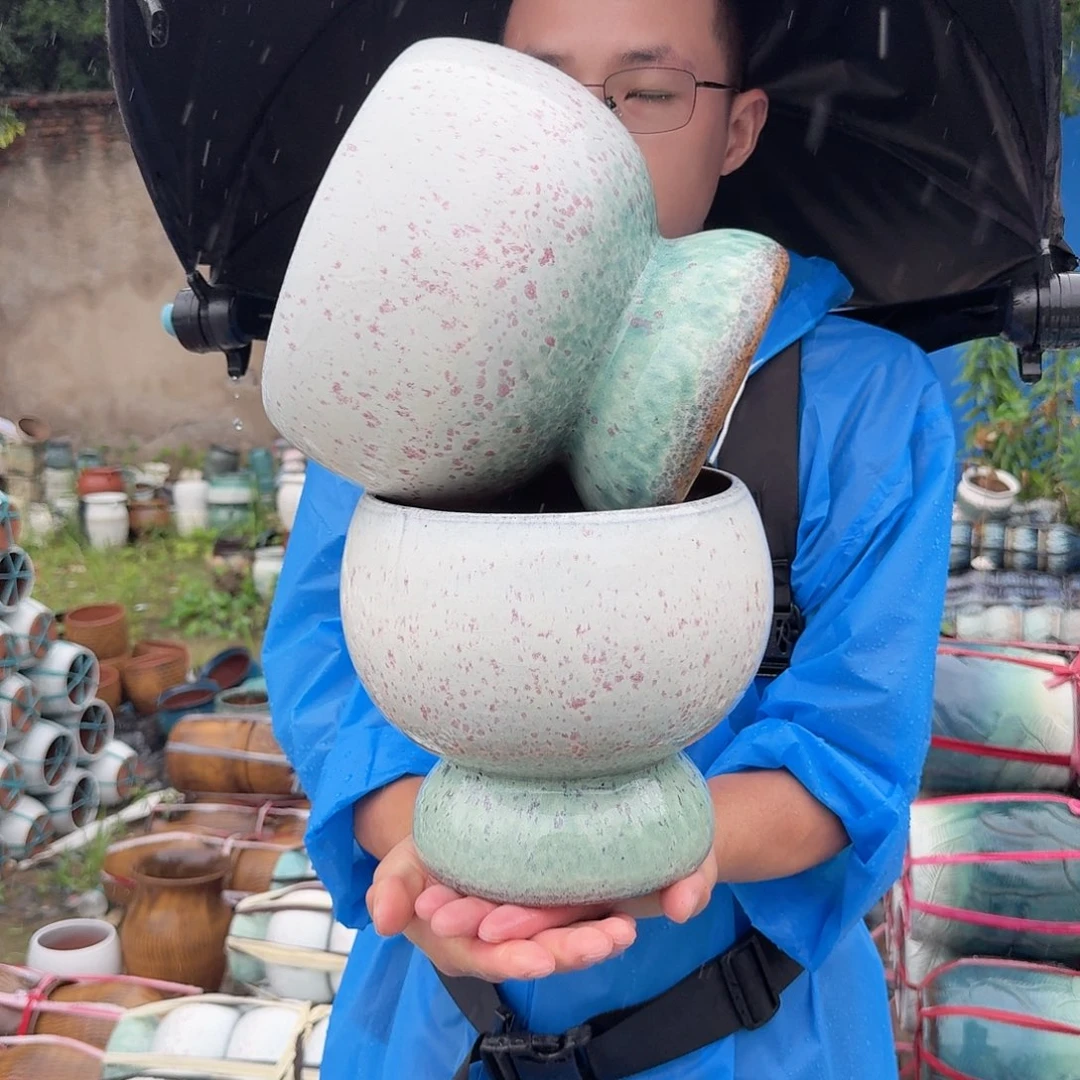 紫砂花盆口19高19（两个薰衣草球