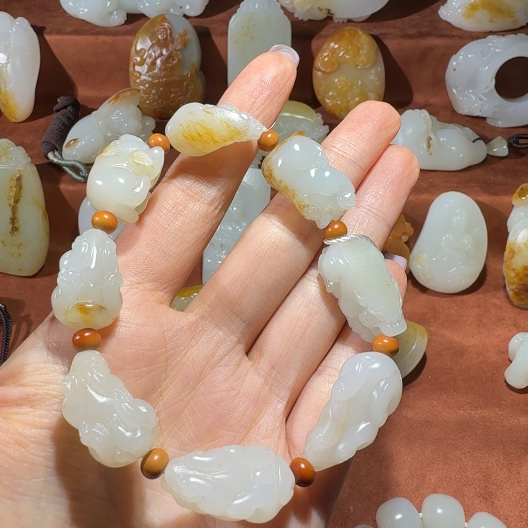 9***7和田玉未镶嵌手链