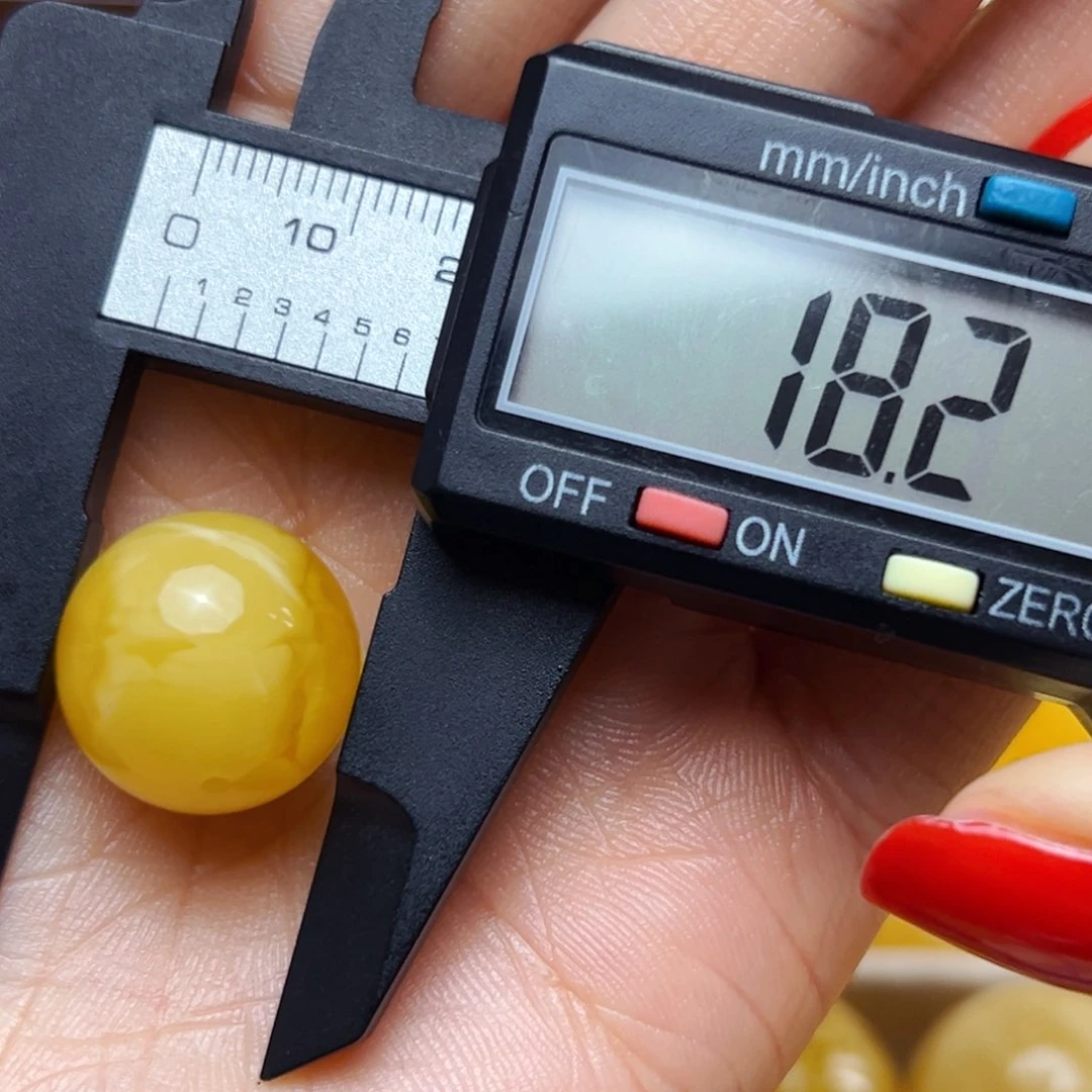 琥珀裸石未镶嵌涛****上18mm微瑕单珠