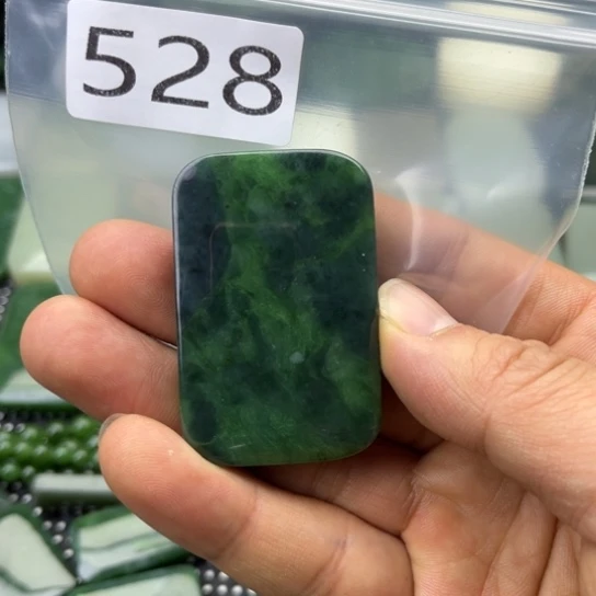 和田玉未镶嵌珠宝半成品