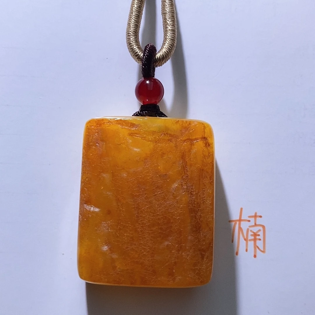 未镶嵌琥珀珠宝奇石