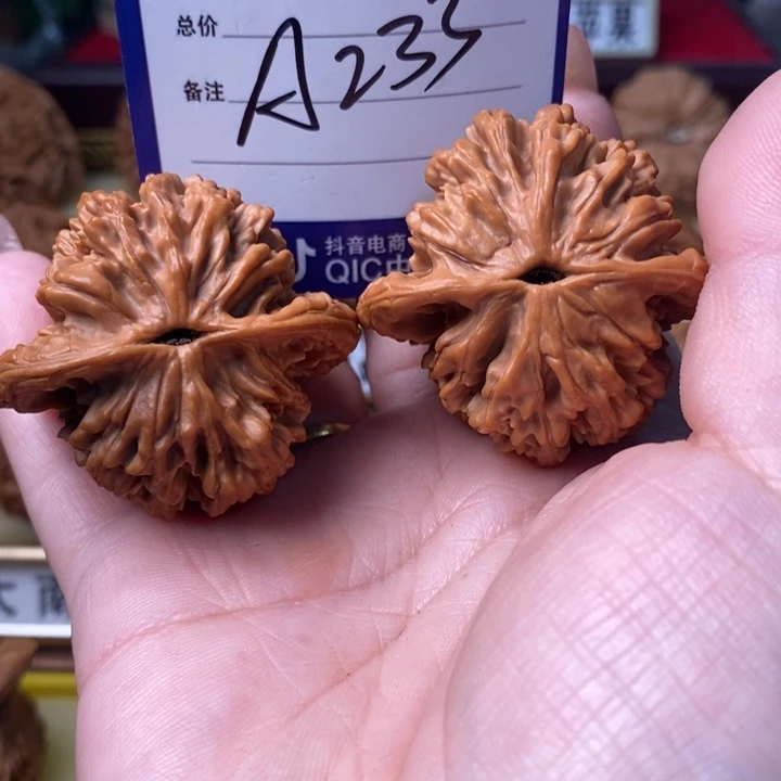 G***)把件桃核全品粗筋虎