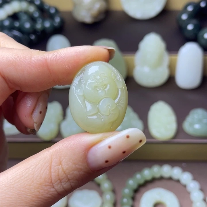 和田玉未镶嵌颈饰