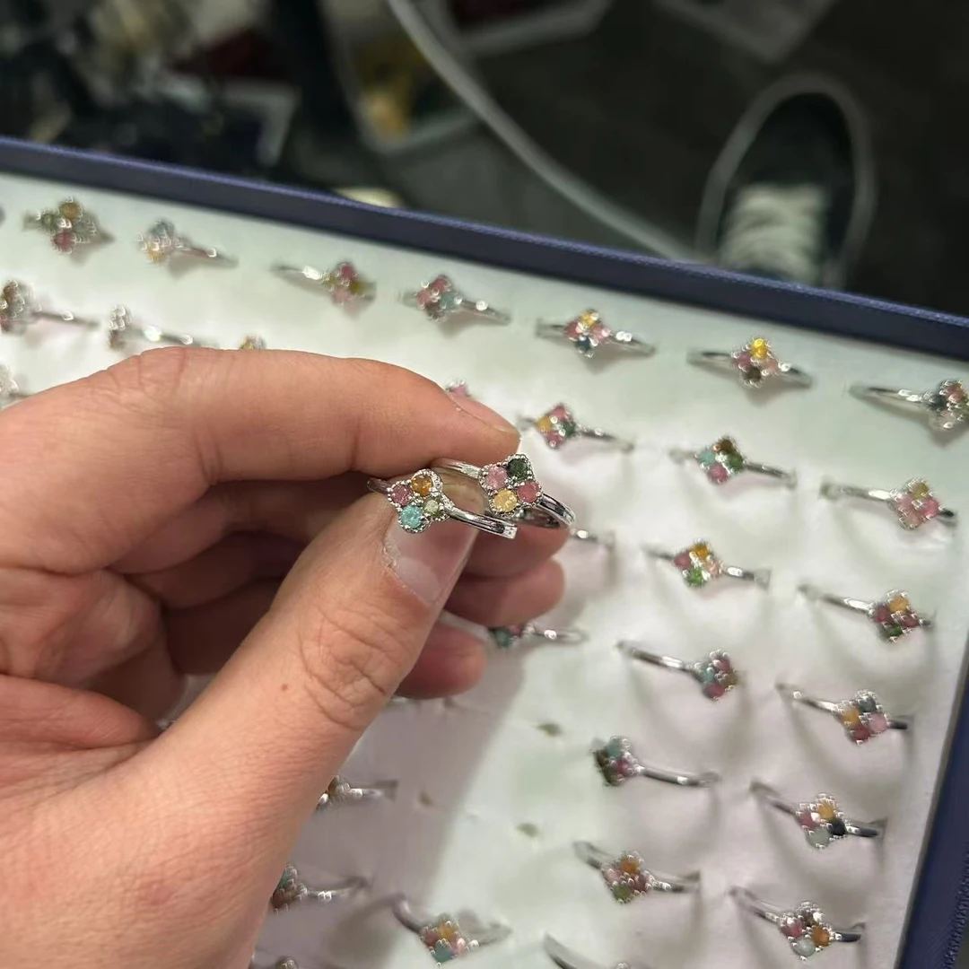 精品雕刻彩色碧玺四叶草戒指多样性发其一