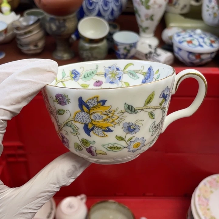 他家瓷器真美…开播了