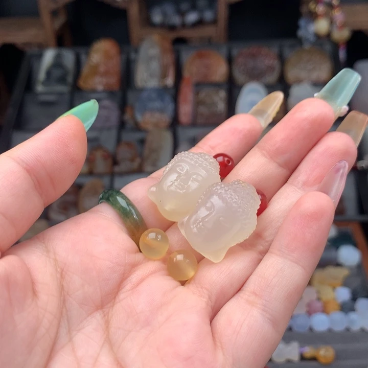 K***哥未镶嵌颈饰玛瑙/玉髓