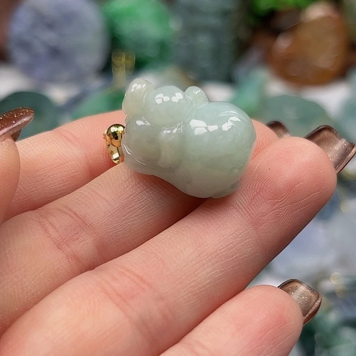 翡翠未镶嵌颈饰挂件